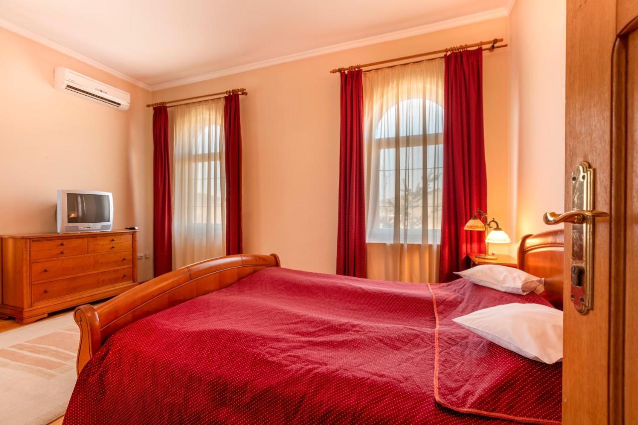 Hotel Denis Daneş Dış mekan fotoğraf
