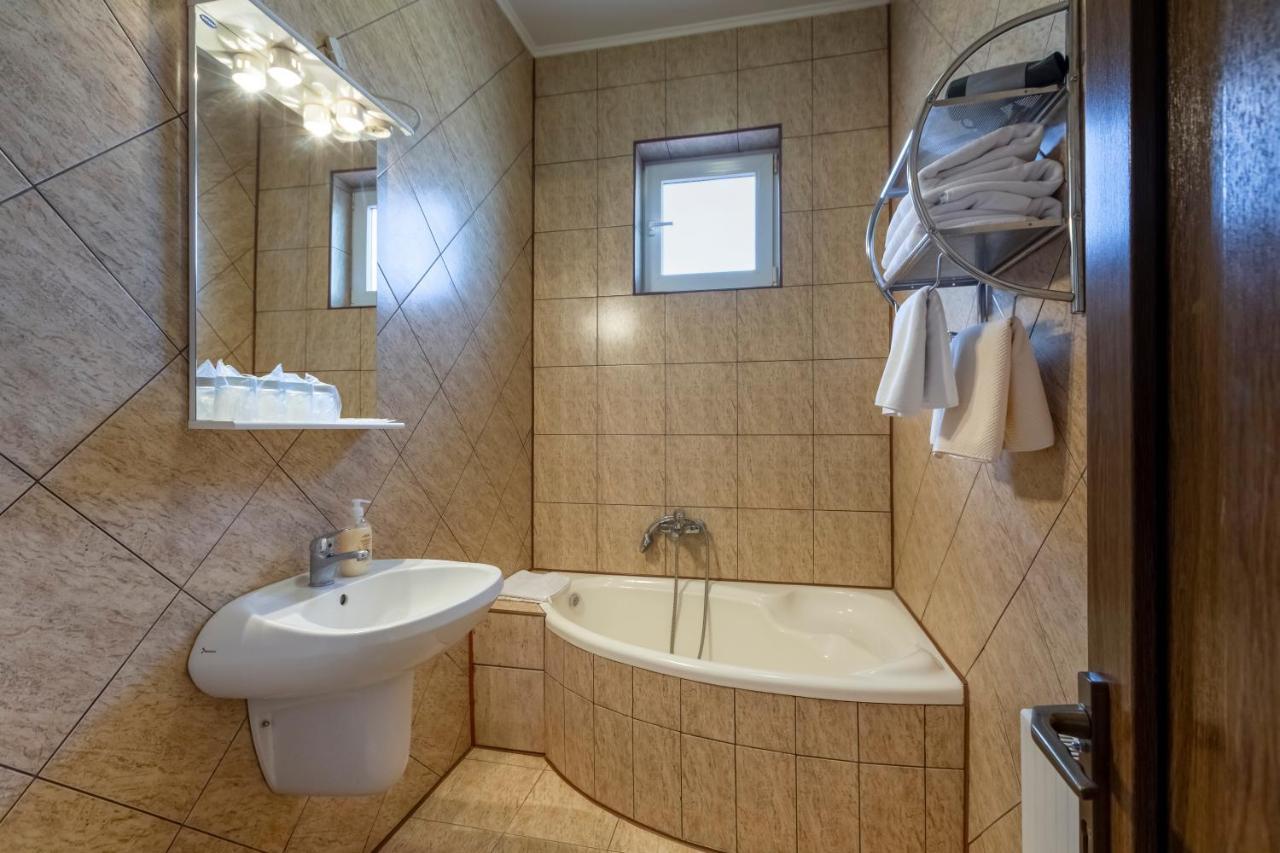 Hotel Denis Daneş Dış mekan fotoğraf